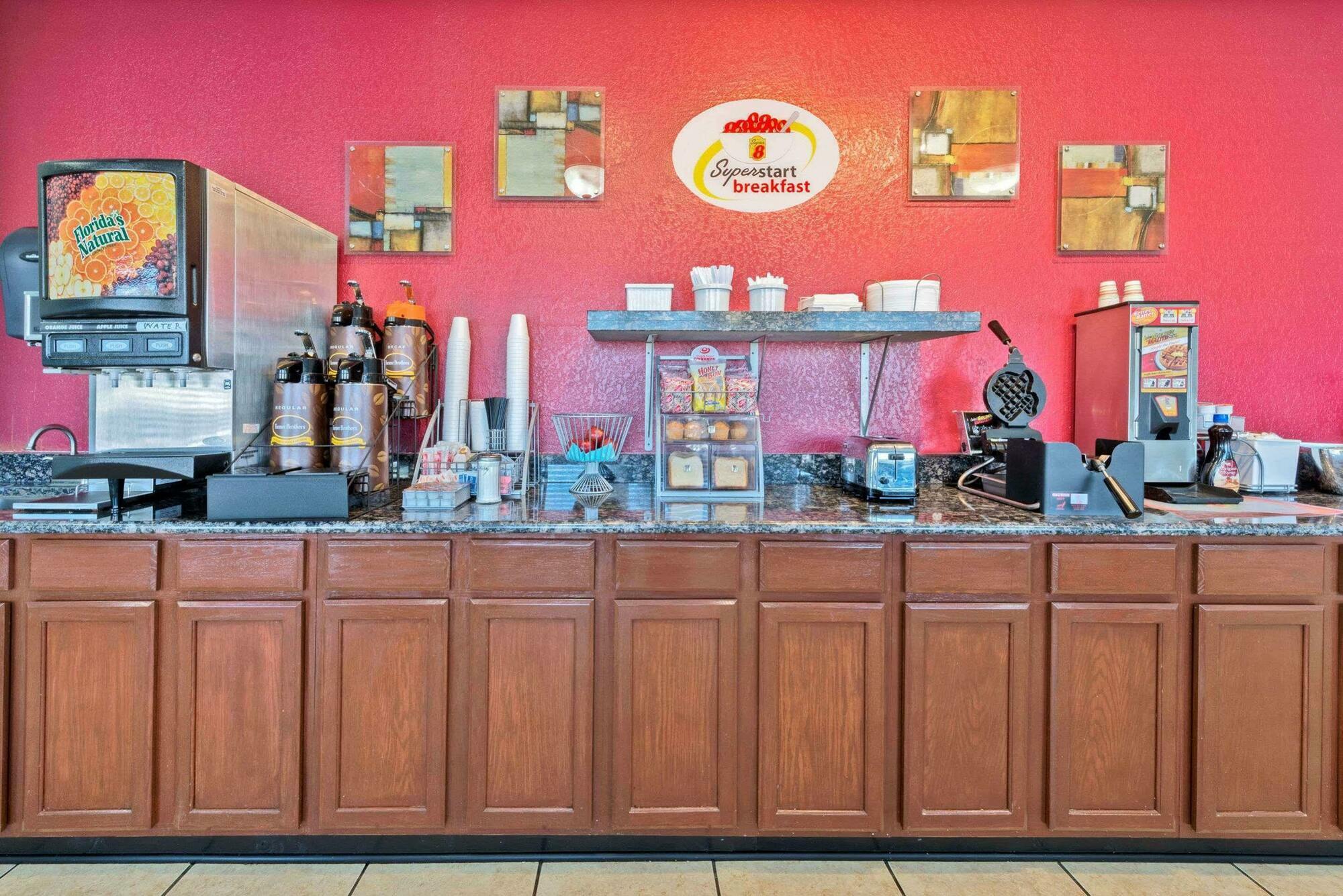 Super 8 By Wyndham Waco/Mall Area Tx Exterior foto